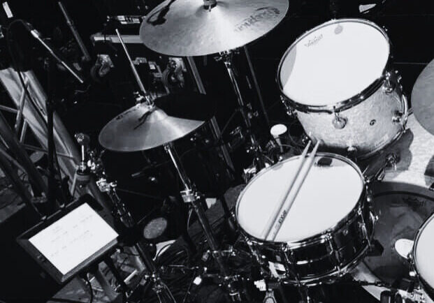 Tom larson drums B&W